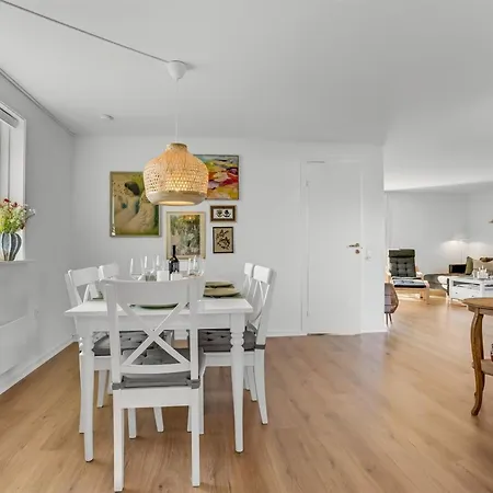 Hane - 750m From The Sea By Interhome Bøtø By