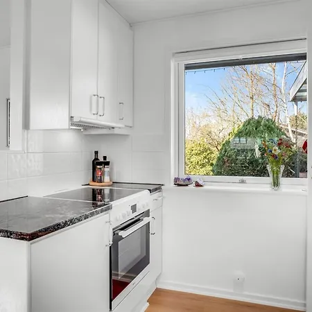 Hane - 750m From The Sea By Interhome Bøtø By